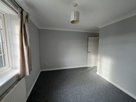 2 Bed Heather Close - Photo 2
