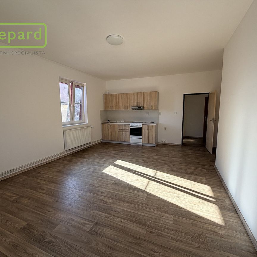 Pronájem bytu 1+kk 37 m² - Fotografie 1