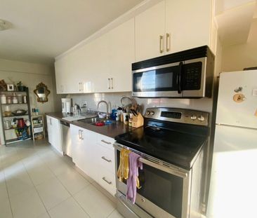 332 Salem Avenue apartment — Toronto, ON (3-Bedroom) - 3 Bedroom - Photo 5