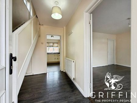 St. Marys Crescent, Basildon, SS13 - Photo 3