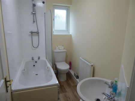 2 bedroom semi-detached house to rent - Photo 5