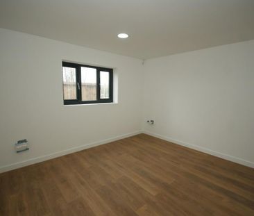 2 bedroom maisonette to rent - Photo 6