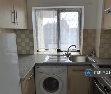 Studio to rent - Photo 6