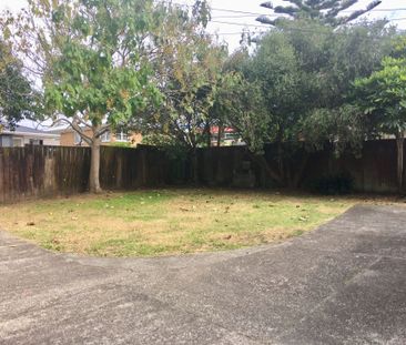 Spacious Family Home in the Heart of Manurewa - Photo 5