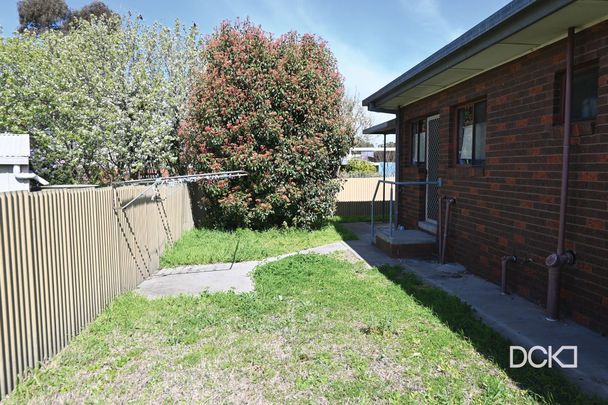 2/15 Chapple Street Eaglehawk VIC - Photo 1