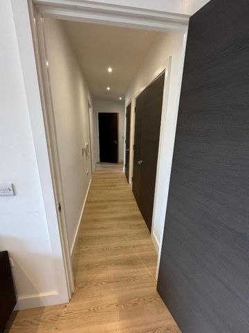 2 Bed Flat, Greater London, E14 - Photo 4