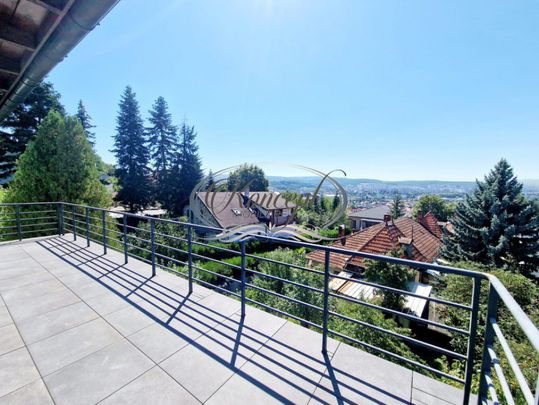 Apartament la vila, cu panorama deosebita - Fotografie 1