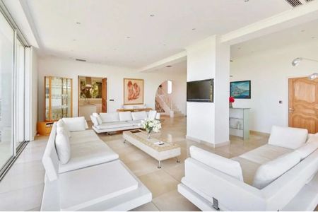 SUPERBE VILLA MODERNE AVEC VUE MER AU CAP D'ANTIBES - Photo 4