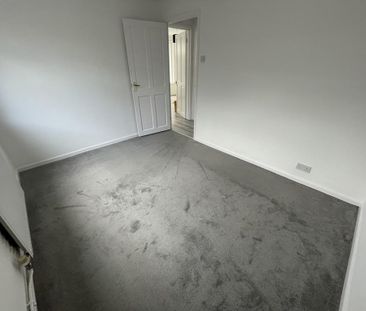 2 bedroom semi-detached bungalow to rent - Photo 2