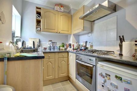 Devonshire Avenue, Southsea, PO4 - Photo 2