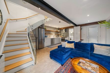 For Lease - 162 Rusholme Road Unit# Coach House, Toronto, Ontario - Photo 2