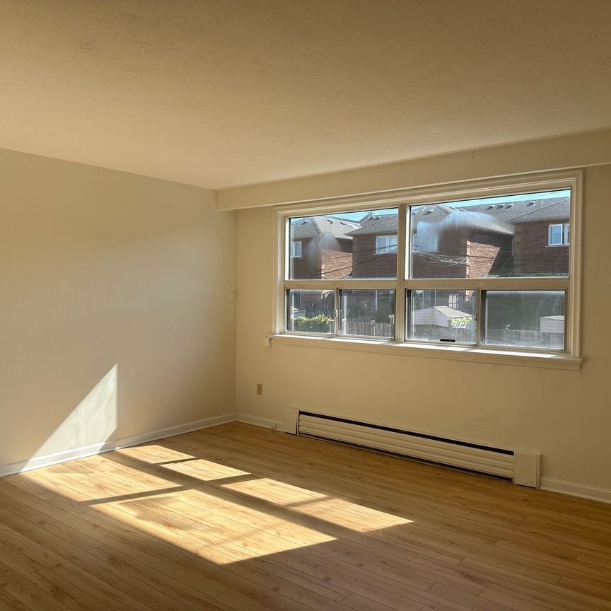 For Lease - 14 Vanevery Street Unit# Unit 3, Toronto, Ontario - Photo 1