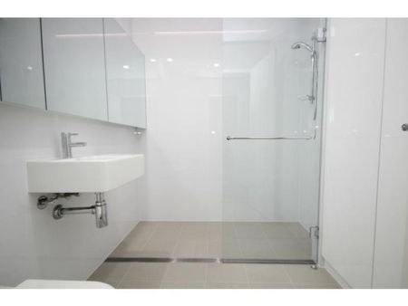 Executive style two bedroom apartment - Photo 3