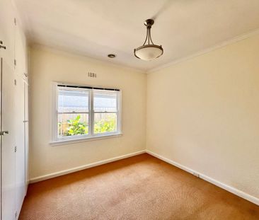 Right in the Hussle & Bustle of Geelong West - Photo 4