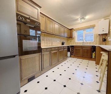 3 bedroom semi-detached house to rent - Photo 6