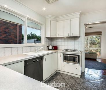 Large Family Home!! - Photo 6