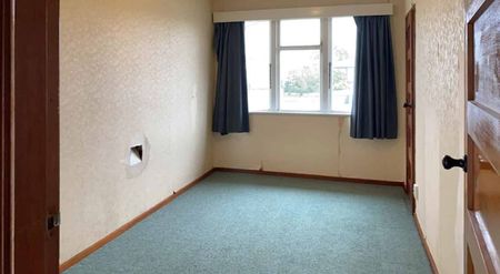 Three Bedrooms - Allenton - Photo 2