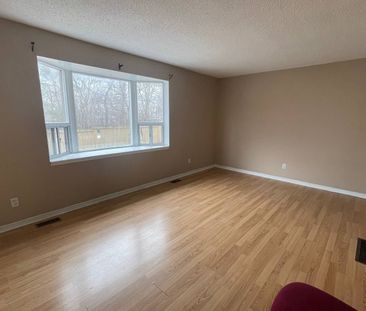 For Lease - 82 sanford Street Unit# Unit B, Barrie, Ontario - Photo 3