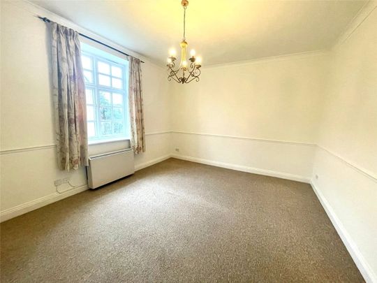 A first floor spacious apartment with three double bedrooms in a converted period building. Please note the property does not have an HMO licence. - Photo 1