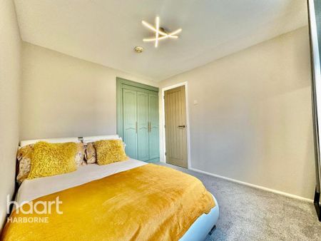 4 bedroom detached house to rent - Photo 4