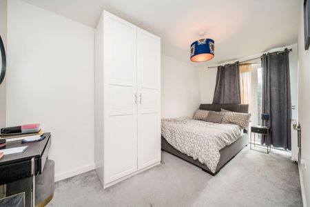 Bowen Drive, Charlton, SE7, London - Photo 4