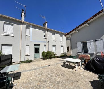 Location Appartement 2 pièces 30m² ST MAUR DES FOSSES 94100 - Photo 1