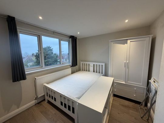 1 bedroom in a house share to rent - Photo 1