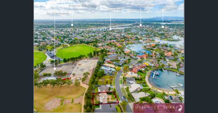 FAMILY COMFORT IN PATTERSON LAKES - Photo 2