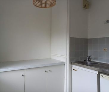 Studio avec balcon proche gare et fac de droit - Photo 1