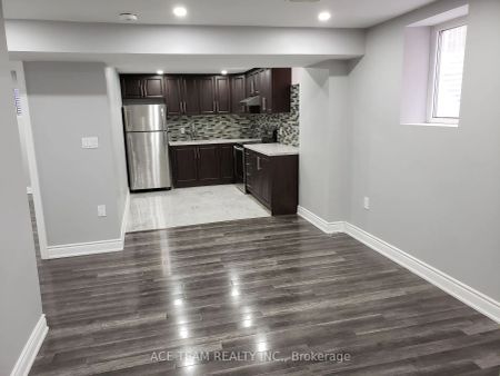 Property For Lease | W9253727 - Photo 5