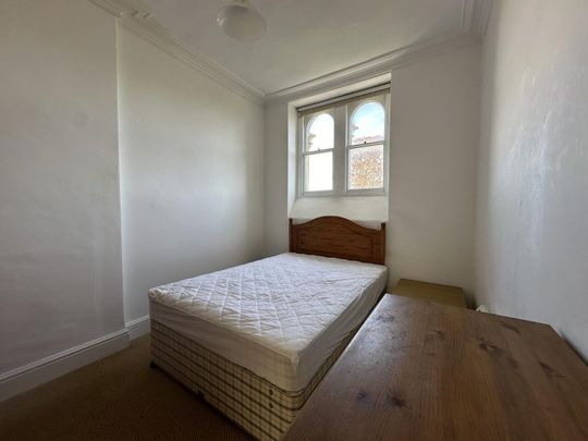 1 Bed Flat - Photo 1