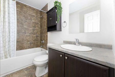 For Lease - 20 McConkey Crescent, Brantford, Ontario - Photo 5