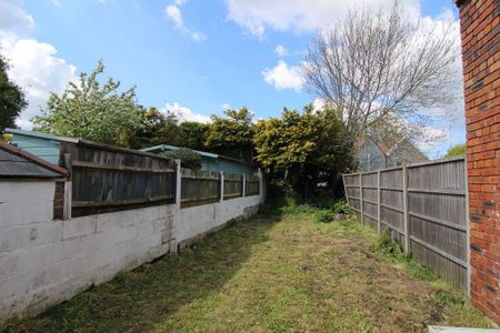 2 bedroom terraced house to rent - Photo 2