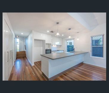 Modern Spacious Townhouse, East of Oxley 350m to the beach - Photo 4