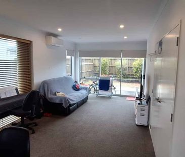 Lovely Townhouse in the Great Hobsonville Community - Photo 5