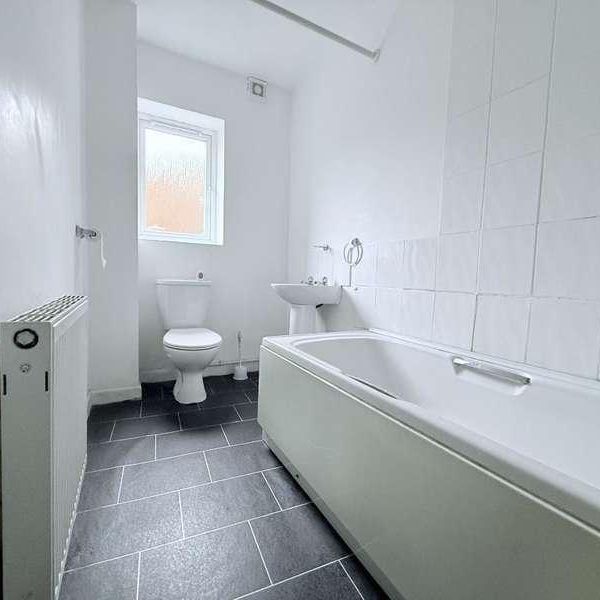 Beverley Road, Stone Cross, West Bromwich, B71 - Photo 1