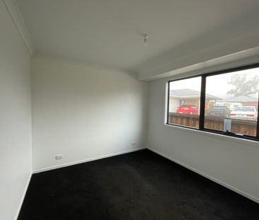 Modern Unit in the heart of New Norfolk! - Photo 6