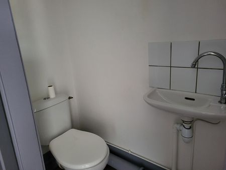 Location Appartement 4 pièces 89m² BESANCON 25000 - Photo 2