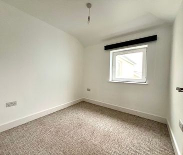 2 bed apartment to rent in Warbro Road, Torquay, TQ1 - Photo 4