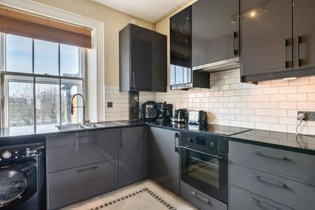 3 bedroom flat to rent - Photo 4