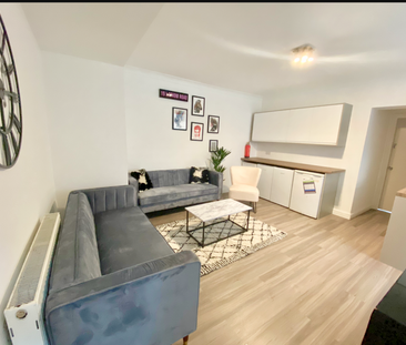 6 bedroom house to rent - Photo 4 | Rentumo