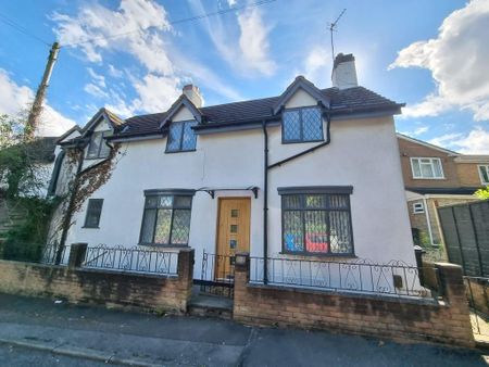 4 bedroom detached house to rent - Photo 4