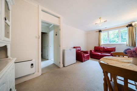 2 bedroom maisonette to rent - Photo 2