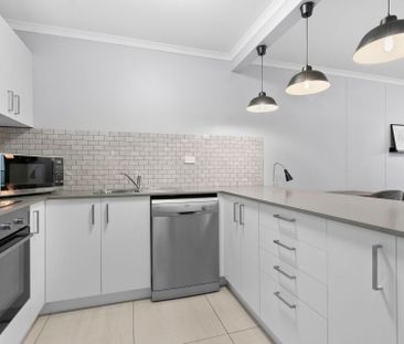 Renovated Oversized City Pad | Furnished - Photo 5