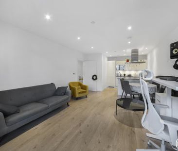 Forrester Way London E15 - Photo 2