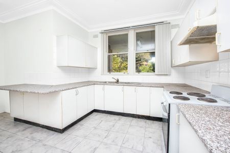 30 Sugarloaf Crescent, Castlecrag NSW 2068 - House For Rent | Domain - Photo 4