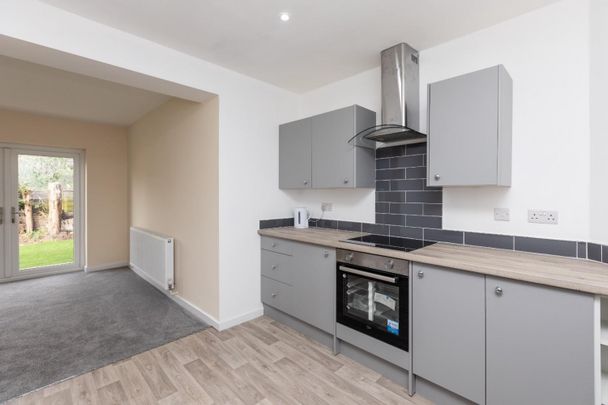 2 bedroom Bungalow To Let - Photo 1