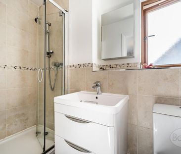 4 bedroom detached house to rent - Photo 2