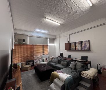 3 BEDROOM MODERN COMFORTABLE HOME WITH 4 SPLIT SYSTEMS - Photo 5