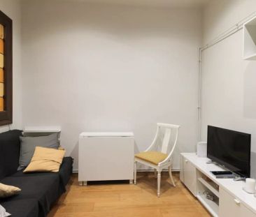 Single Bed in Cosy room for rent in 3-bedroom apartment in La Dreta... - Photo 2